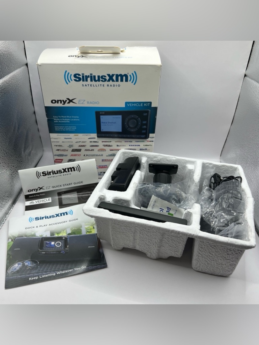 SiriusXM Onyx EZ Satellite Radio XEZ1V1 Vehicle Kit Blue Display